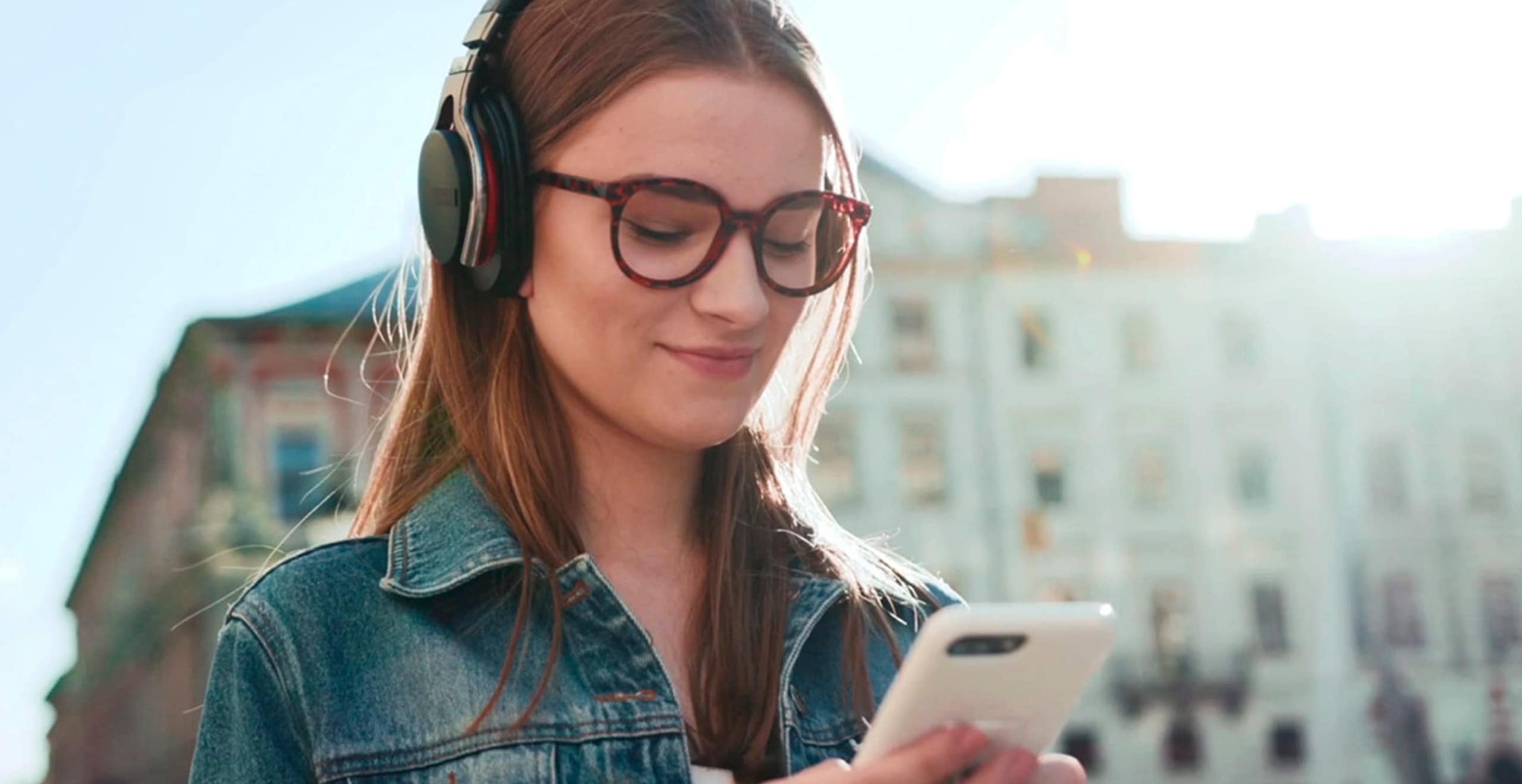 Smartphone linked SEAT CONNECT App