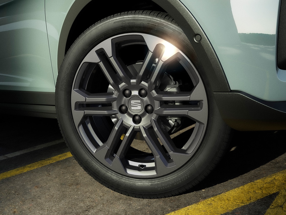 SEAT Arona’s 18-inch performance alloy wheels close-up