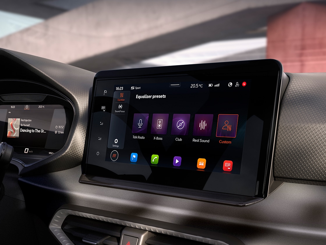närbild av en av utrustningsuppgraderingarna: en högtalare från sitt ljudsystem som ingår i trend plus-paketet. 
