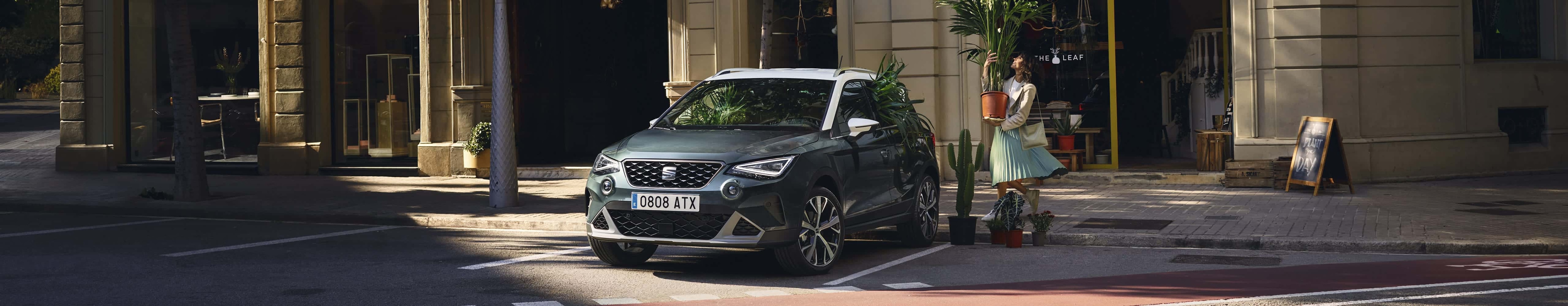 SEAT Arona front view Dark Camouflage with Candy white roof