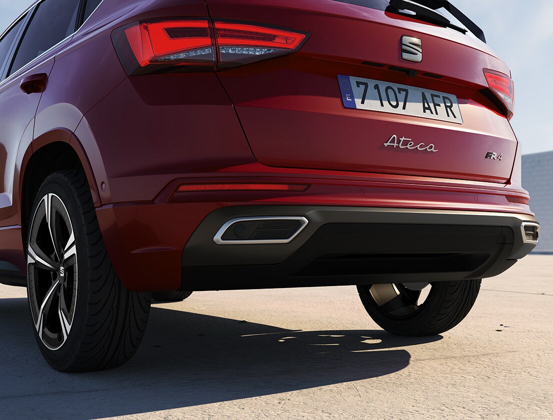 ateca-velvet-röd-farg-dold-avgasror