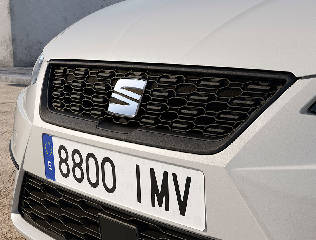 seat-ibiza-referensfärg-candy-vit-frontgrill