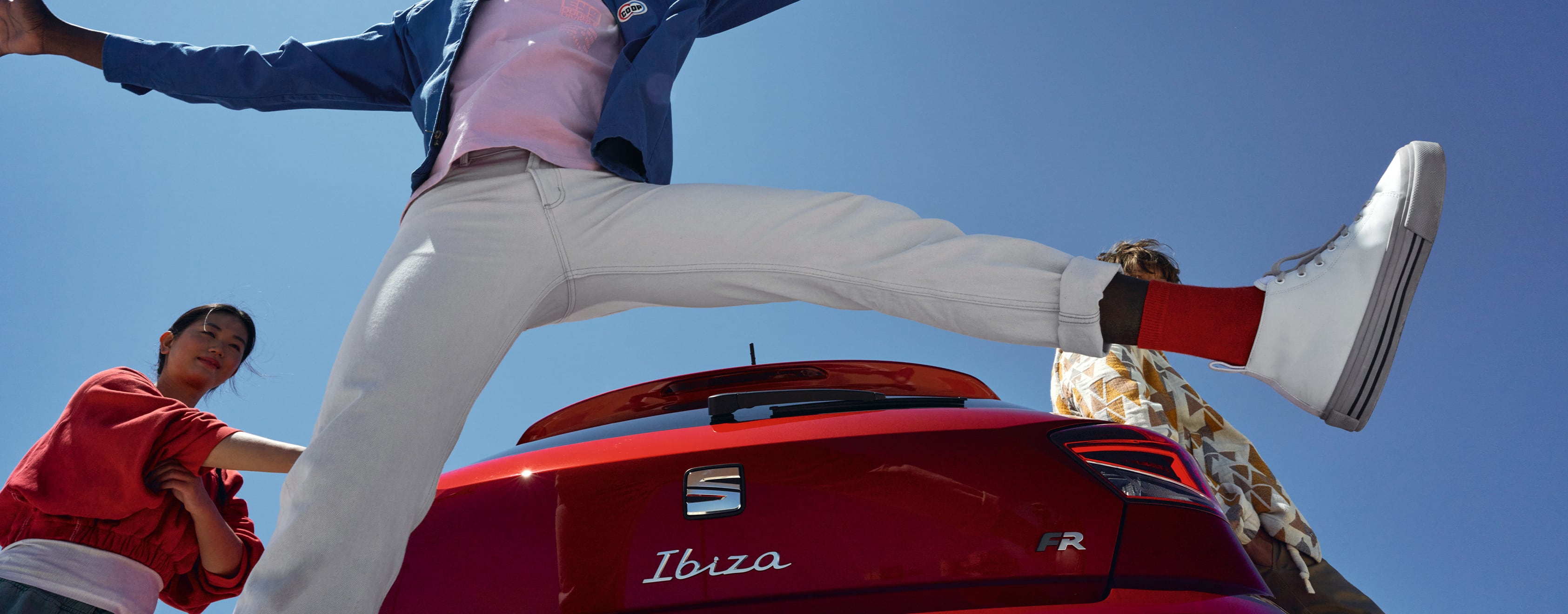 SEAT Ibiza i färgen desire red med Eco LED-strålkastare