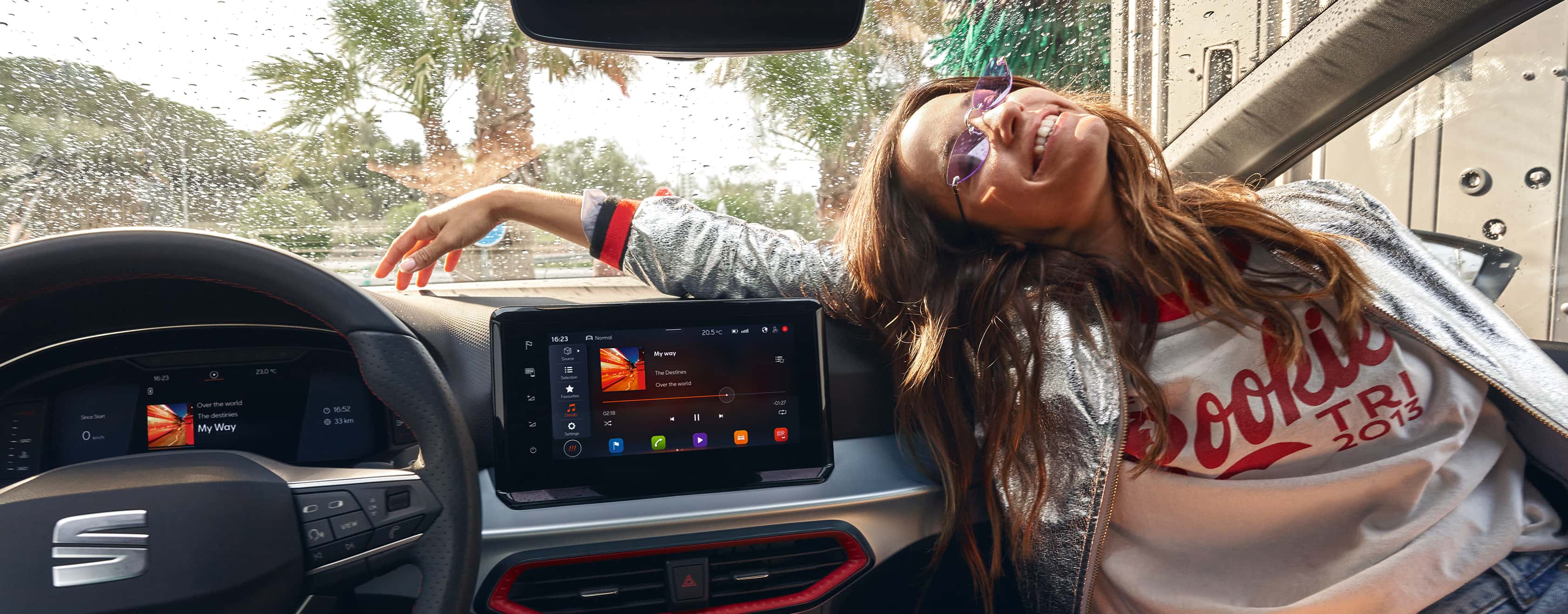 SEAT Ibiza interiörbild med sin nya fristående 9,2" pekskärm 
