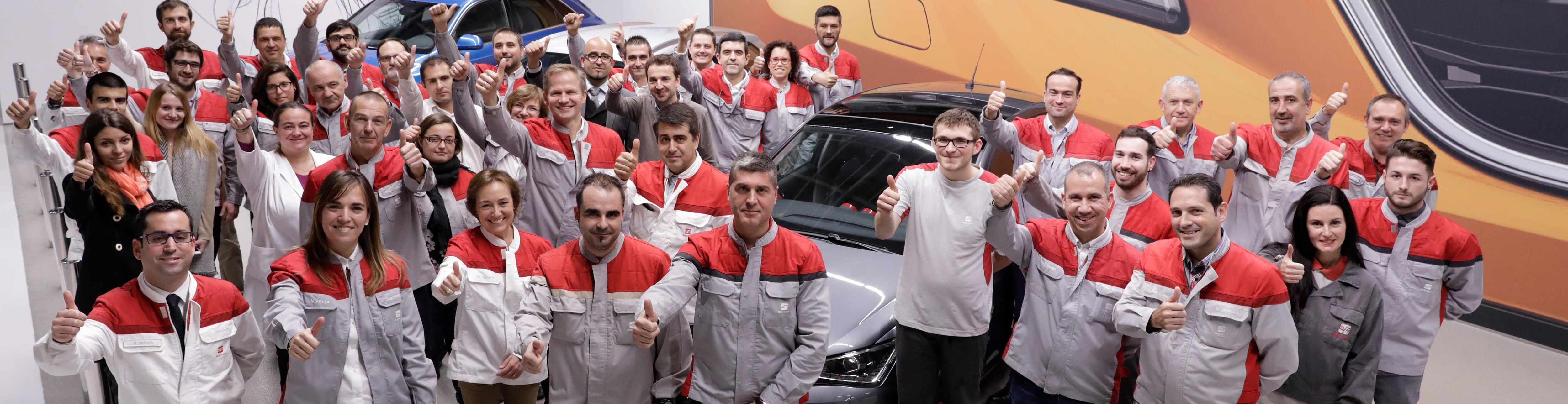 SEAT fabrik Martorell kultur grupp människor som gör tummen upp – SEAT Human Resources