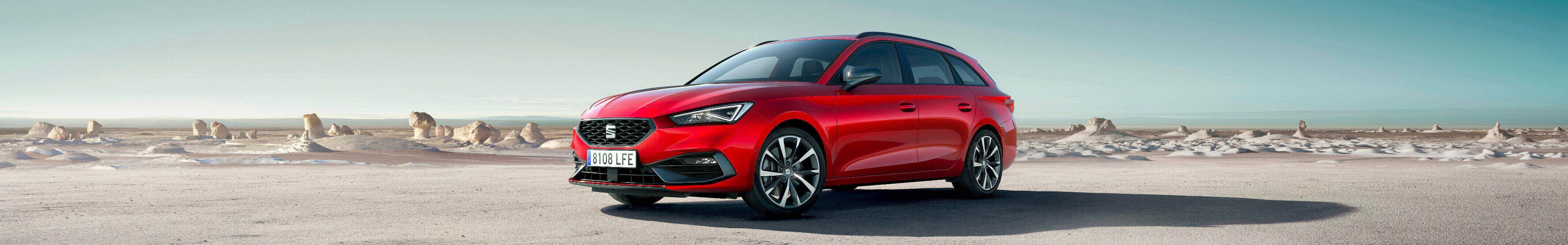 Seat Leon Sportstourer, parkerad utomhus