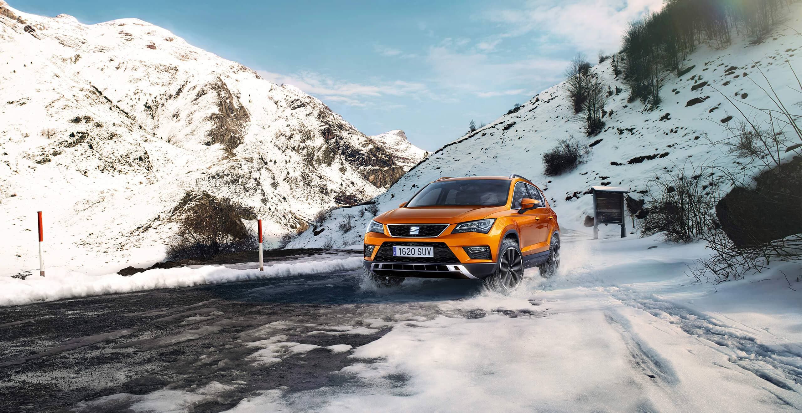 SEAT Ateca SUV i snöig bergsmiljö